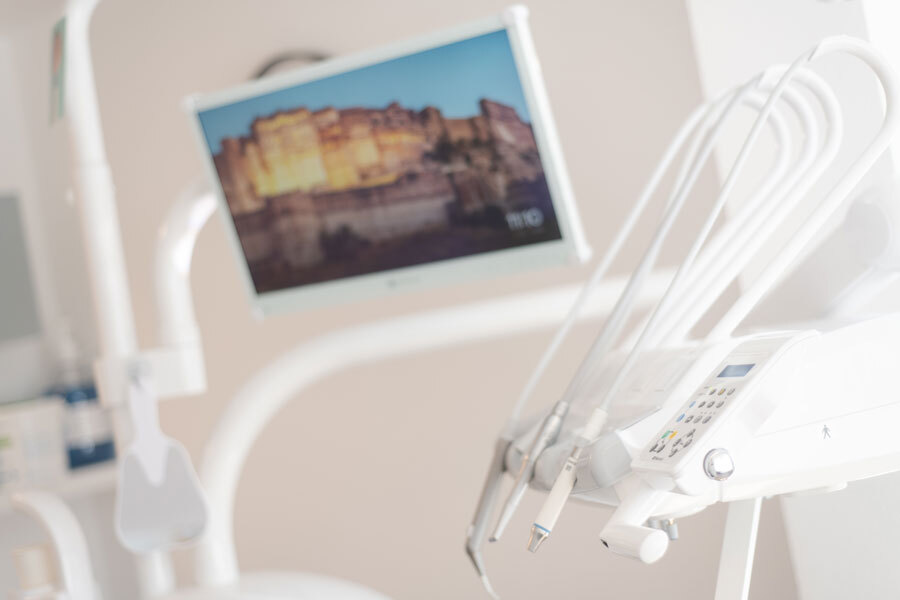 Schondende Zahnreinigung mit Airpolishing und Pulverstrahl